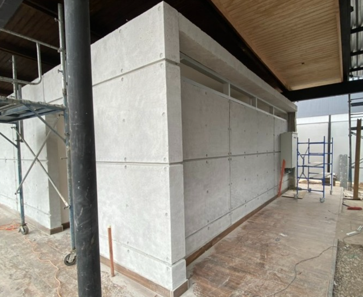 Pared de hormigón antes de la restauración